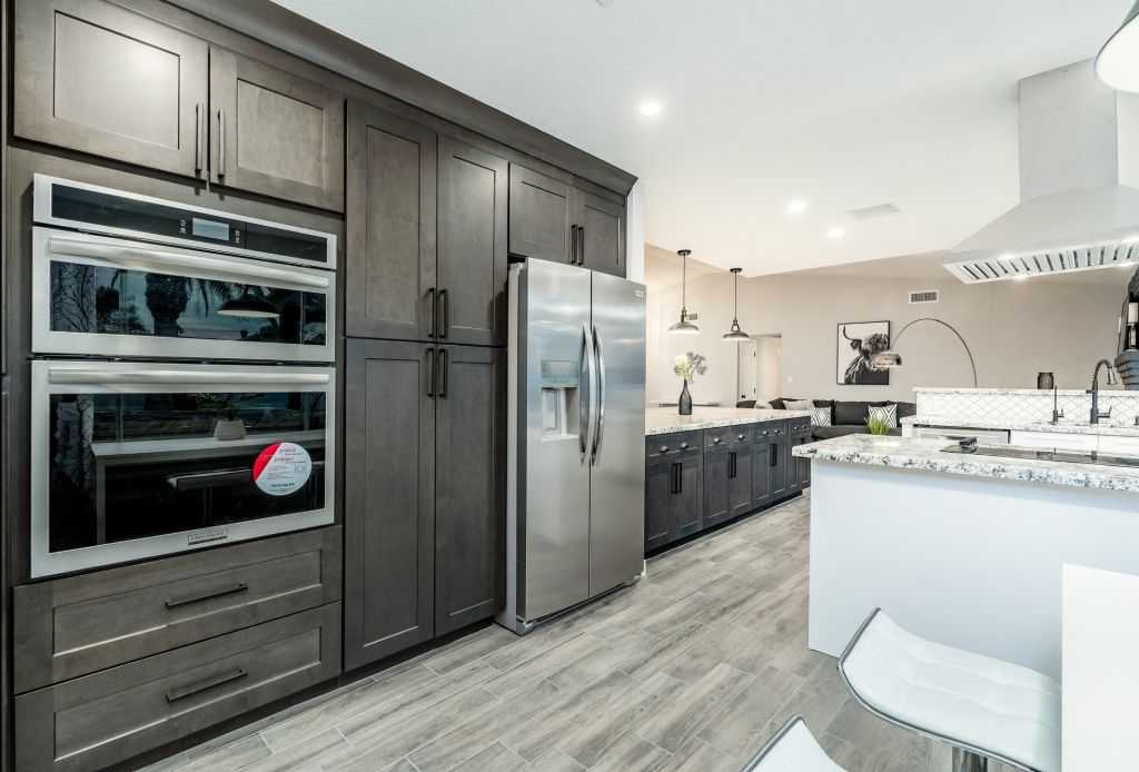 kitchen-cabinets-dark