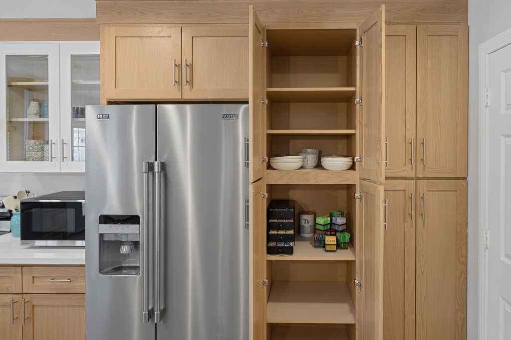 kitchen-cabinets